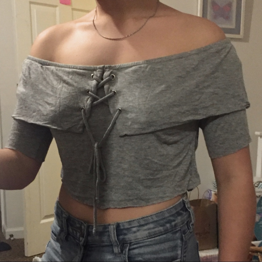 Off the shoulder crop